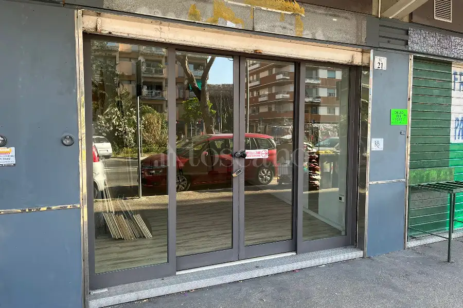 Negozio in affitto di 35 mq a €950 (rif. 34/2026)