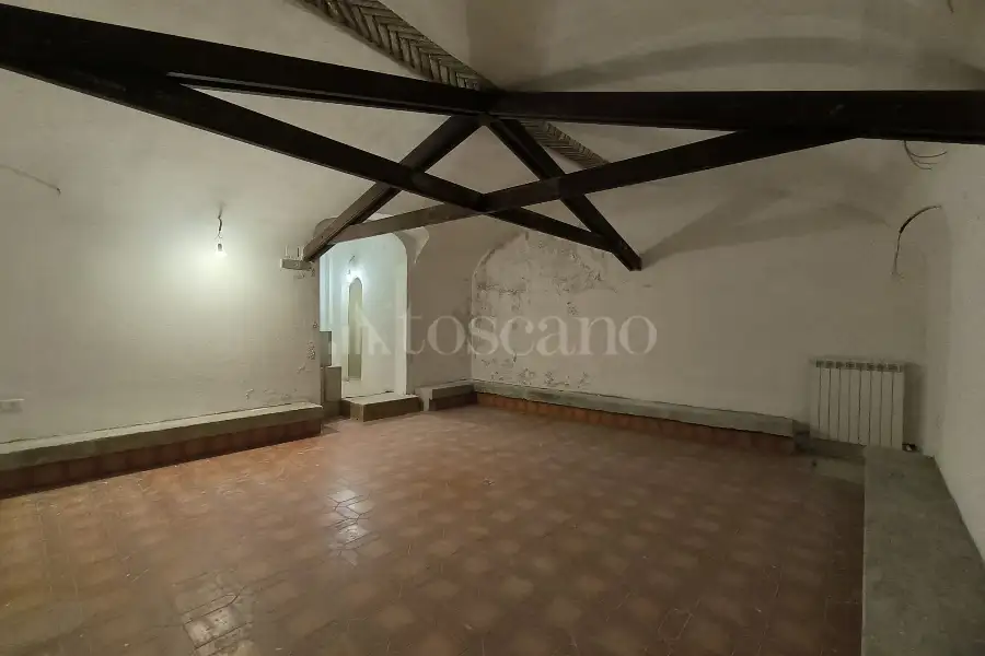 Negozio in vendita di 180 mq a €240.000 (rif. 49/2025)