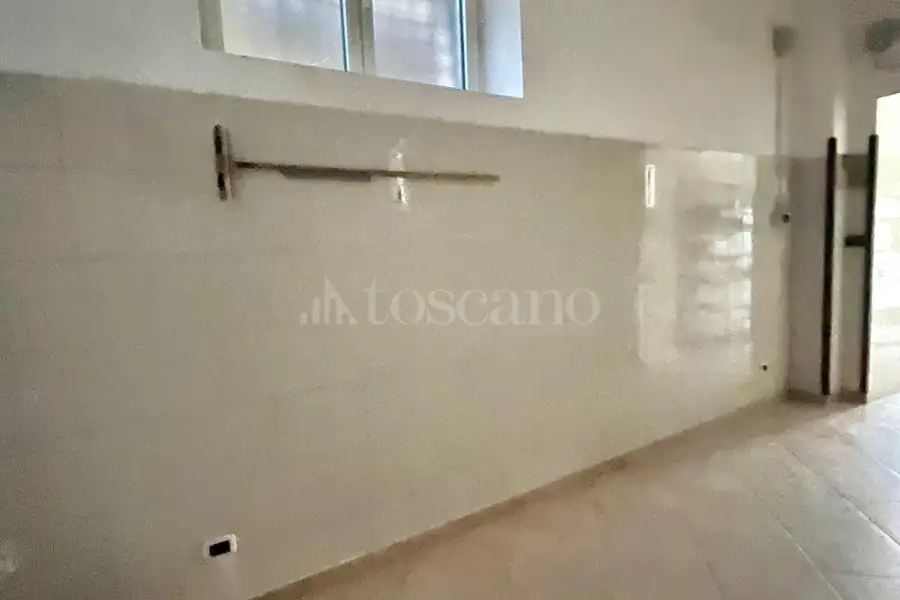 Negozio in affitto di 50 mq a €450 (rif. 84/2026)