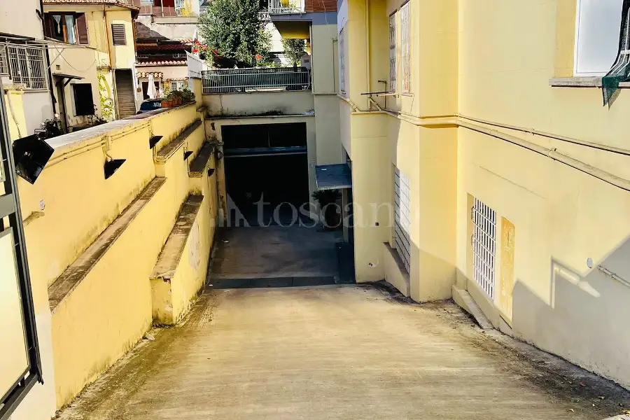 Garage in vendita di 450 mq a €299.000 (rif. 26/2026)