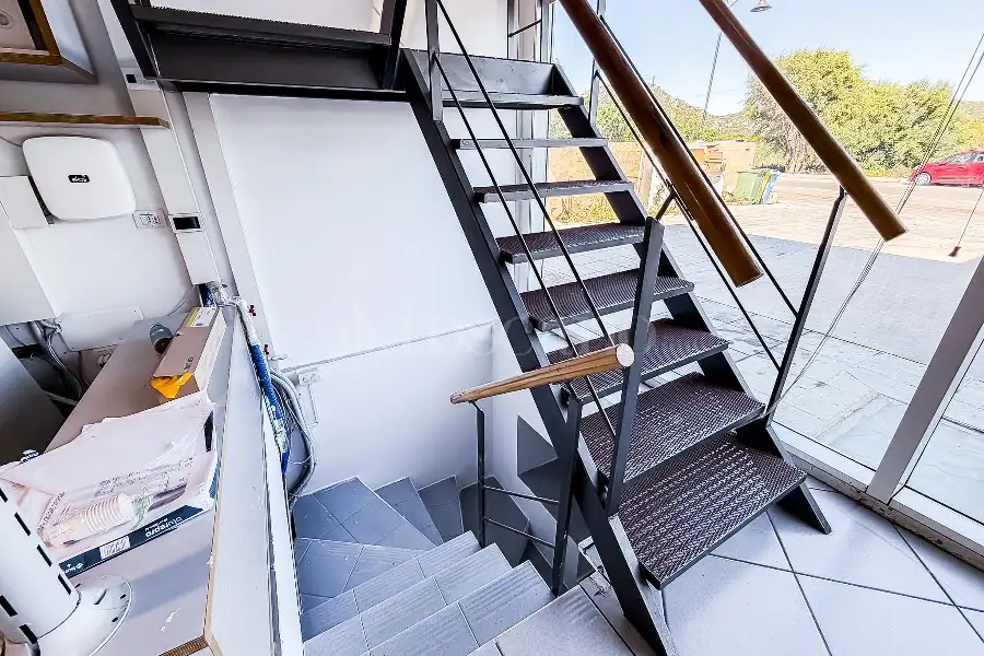 Negozio in vendita di 220 mq a €309.000 (rif. 8/2026)