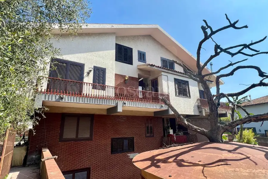 Villa in vendita di 667 mq a €548.000 (rif. 28/2025)