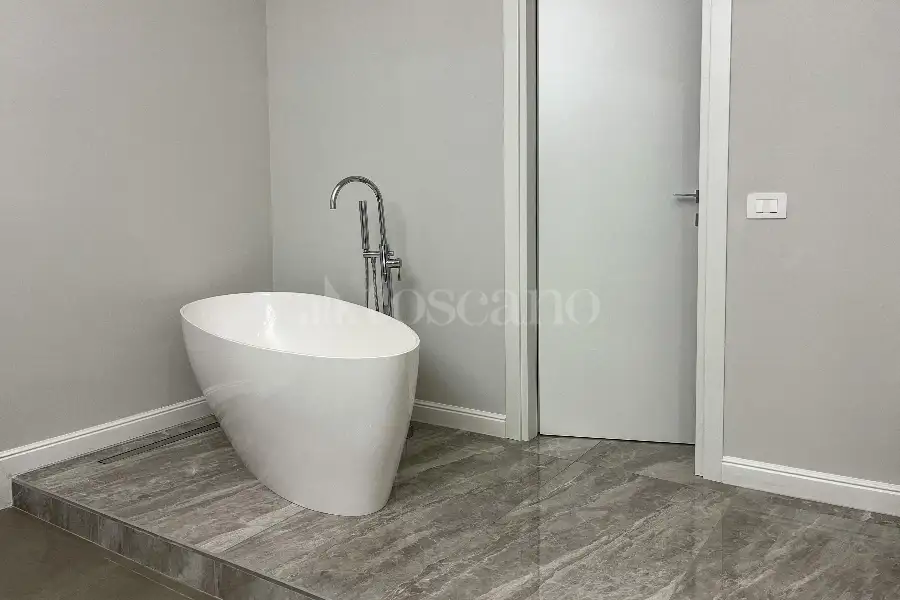 Casa in vendita di 200 mq a €895.000 (rif. 12/2026)