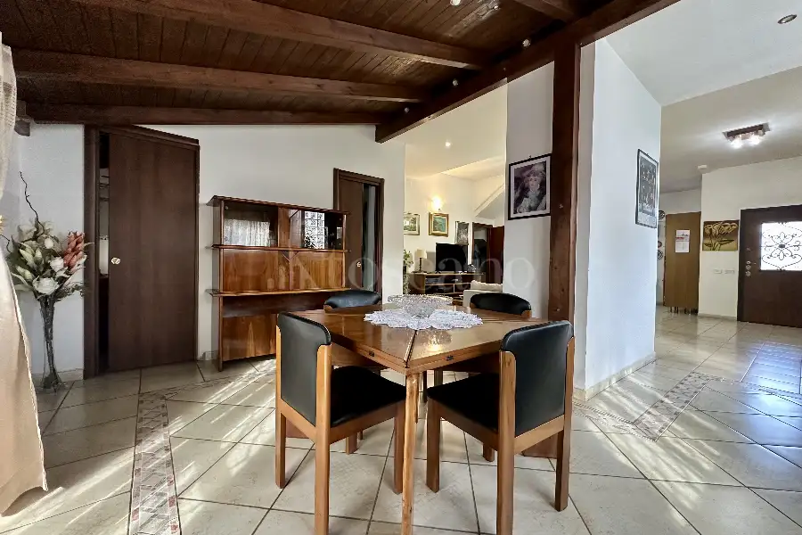Villa Bifamiliare in vendita di 210 mq a €275.000 (rif. 27/2026)
