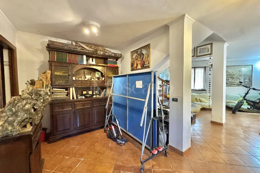 Villa Plurifamiliare in vendita di 300 mq a €649.000 (rif. 18/2026)