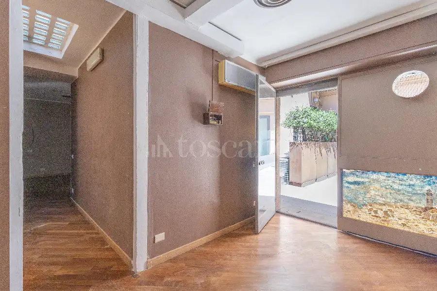 Ufficio in vendita di 250 mq a €1.450.000 (rif. 86/2026)