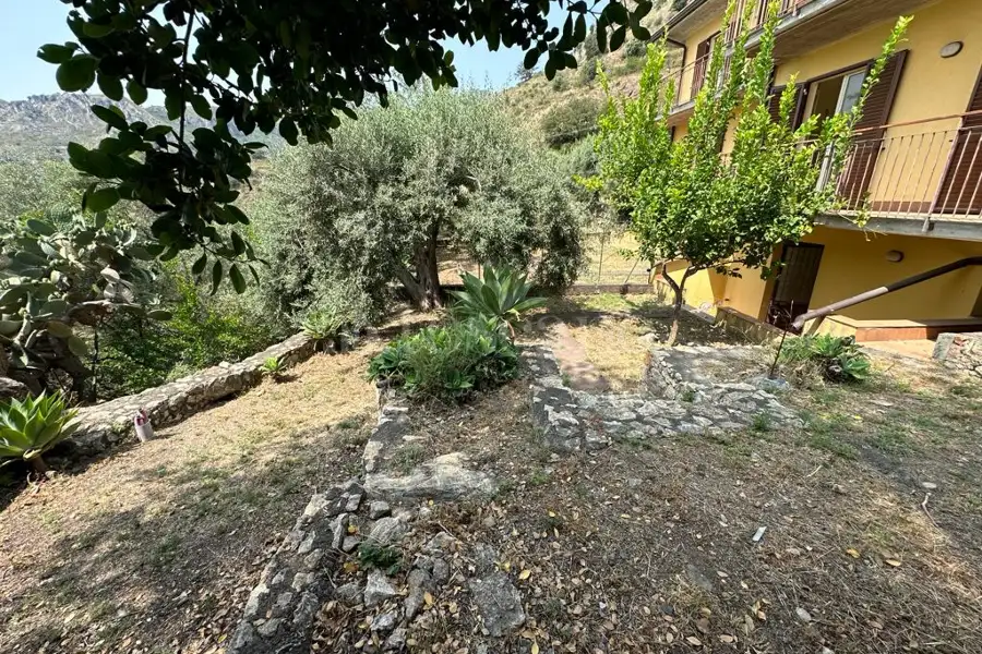 Villino a Schiera in vendita di 182 mq a €205.000 (rif. 30/2023)