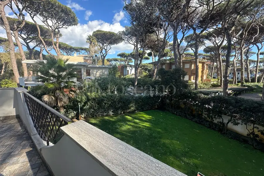 Villa Plurifamiliare in vendita di 180 mq a €1.200.000 (rif. 16/2026)