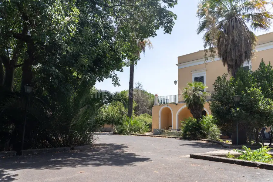 Villa in vendita di 420 mq a €1.050.000 (rif. 127/2025)