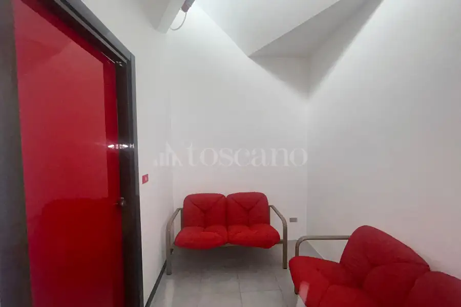 Ufficio in vendita di 239 mq a €229.000 (rif. 4/2026)