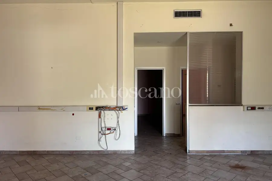 Ufficio in vendita di 430 mq a €275,000 (rif. BL6166VE)