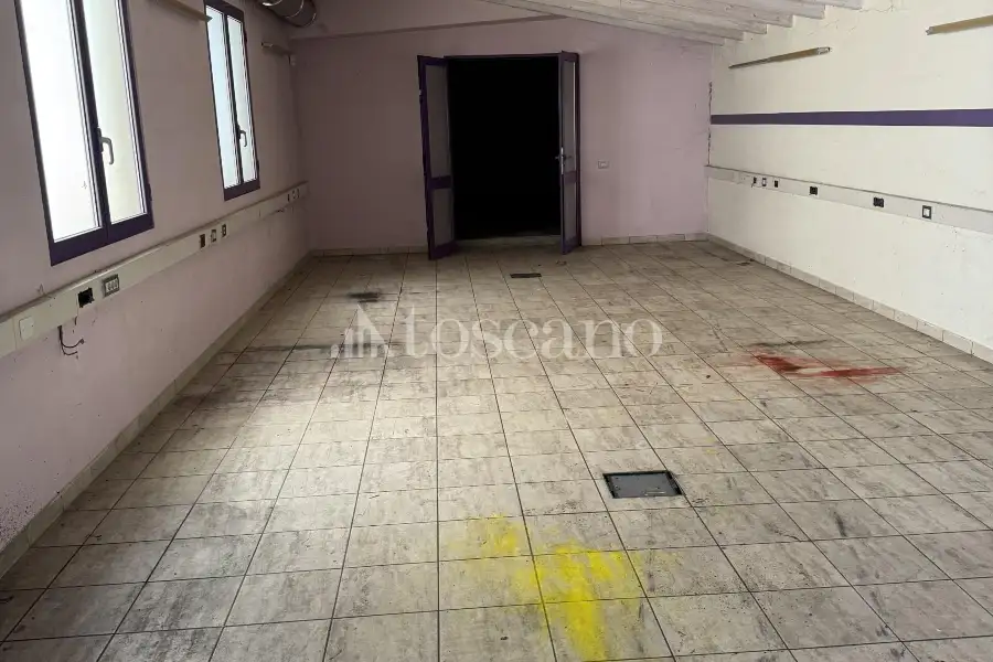 Ufficio in vendita di 430 mq a €275,000 (rif. BL6166VE)