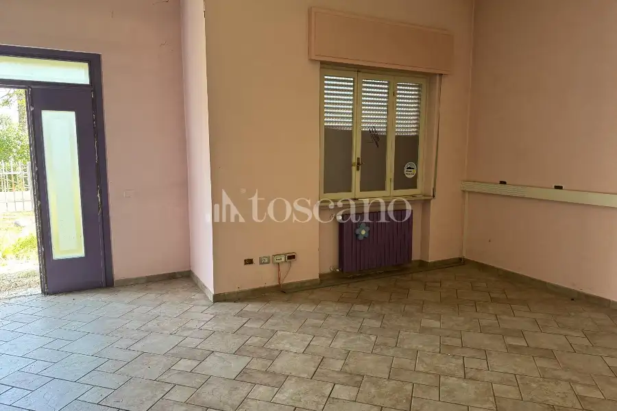 Ufficio in vendita di 430 mq a €275,000 (rif. BL6166VE)
