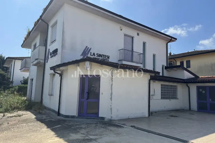 Ufficio in vendita di 430 mq a €275,000 (rif. BL6166VE)