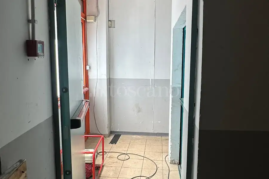 Negozio in affitto di 1.500 mq a €7.000 (rif. 34/2026)