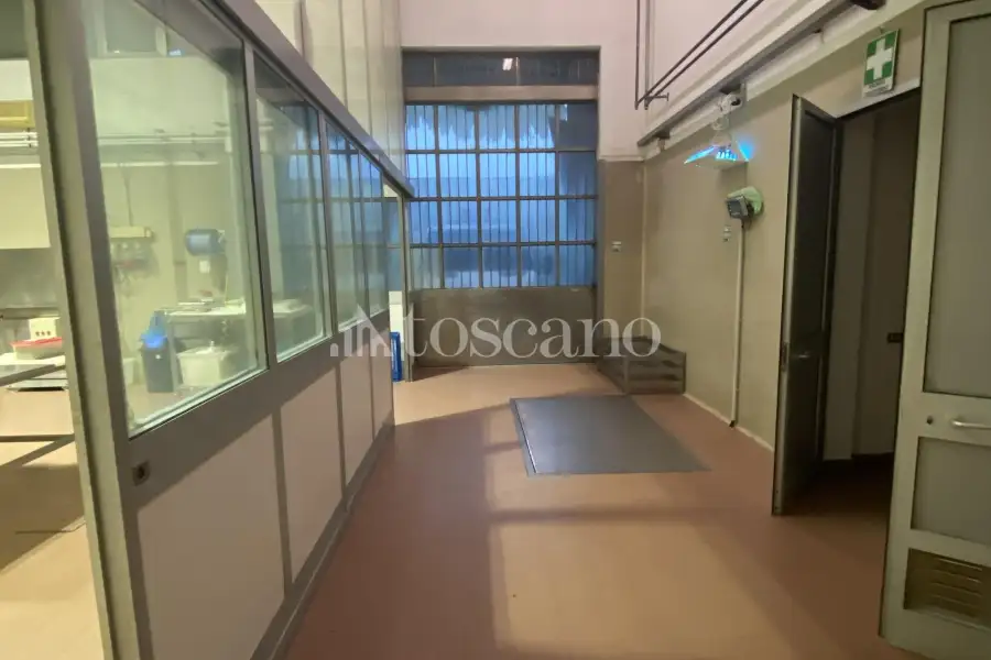 Capannone in vendita di 630 mq a €295,000 (rif. TS0201VE)