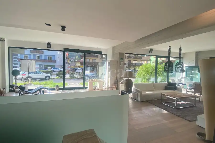 Negozio in vendita di 480 mq a €760.000 (rif. 15/2025)