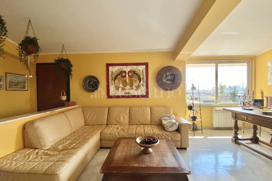 Attico in vendita di 173 mq a €315.000 (rif. 14/2026)