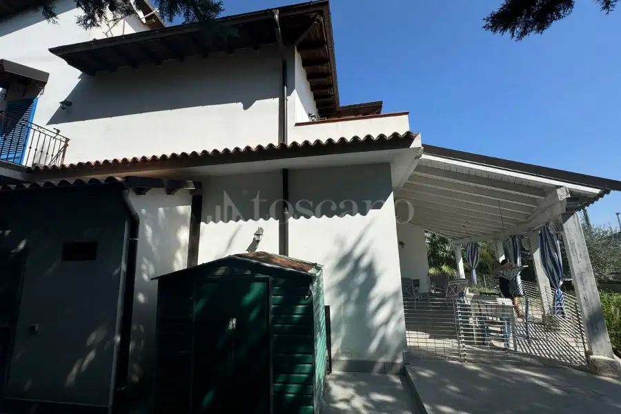 Villa in vendita di 400 mq a €420.000 (rif. 81/2024)
