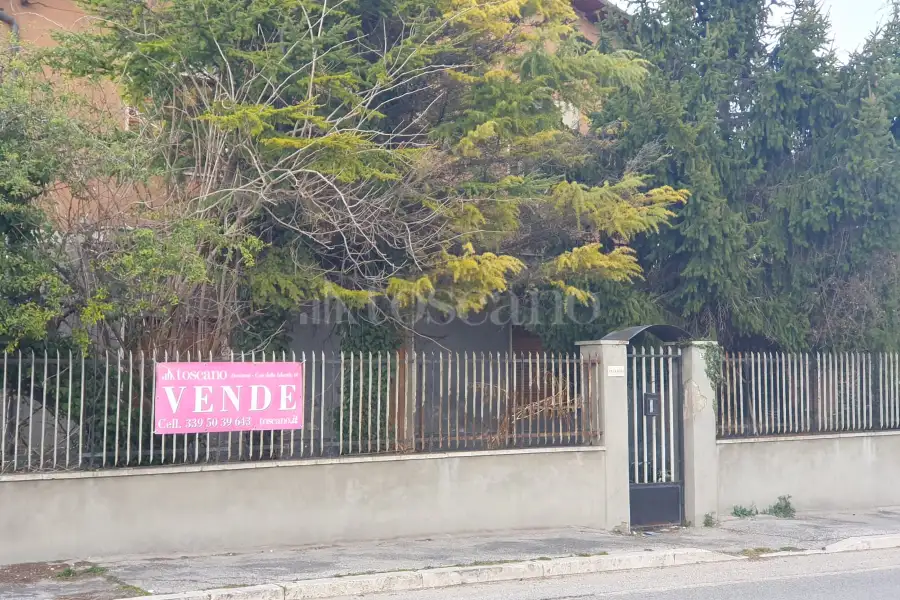 Casa Indipendente in vendita di 460 mq a €220.000 (rif. 31/2024)