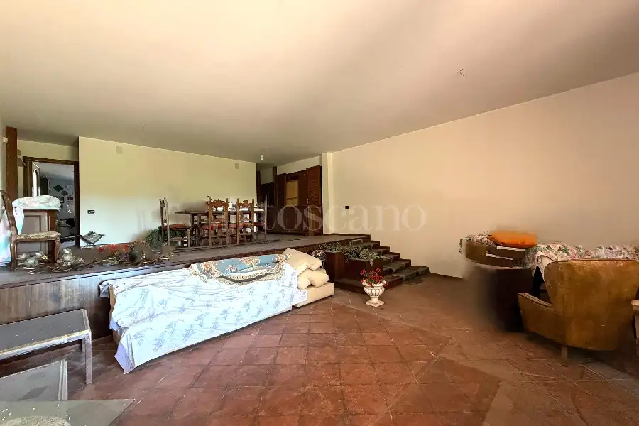 Villa in vendita di 330 mq a €498.000 (rif. 120/2026)