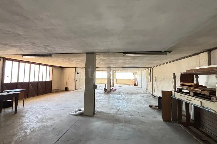 Magazzino in vendita di 250 mq a €153.000 (rif. 36/2026)