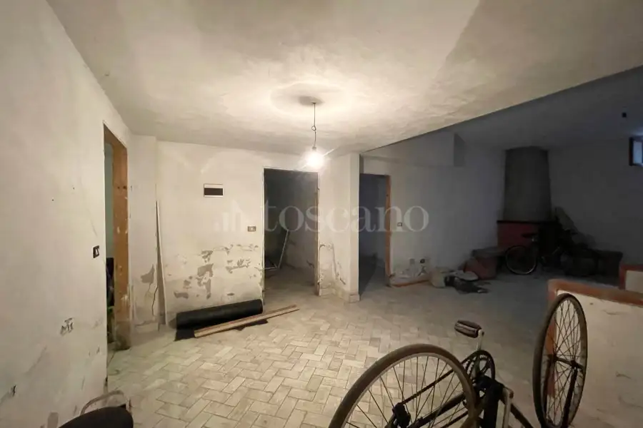 Villa in vendita di 305 mq a €650.000 (rif. 12/2025)
