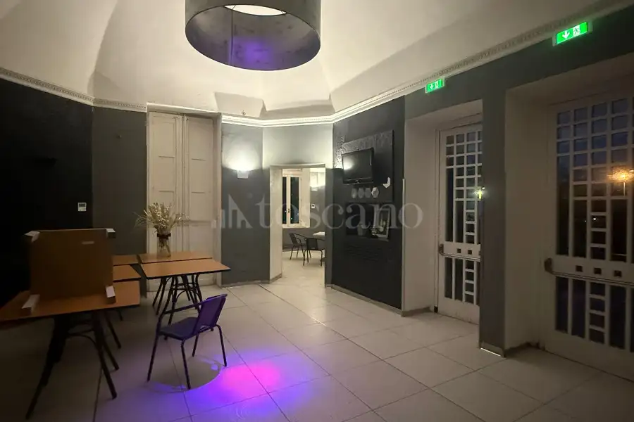 Villa in affitto di 4.735 mq a €6.500 (rif. 6/2026)