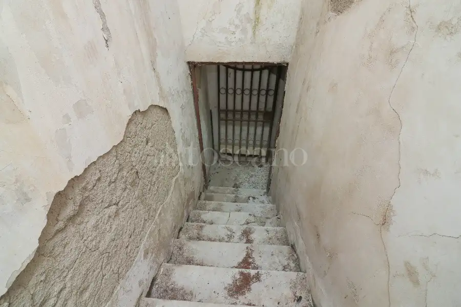 Casa Indipendente in vendita di 600 mq a €350.000 (rif. 27/2024)
