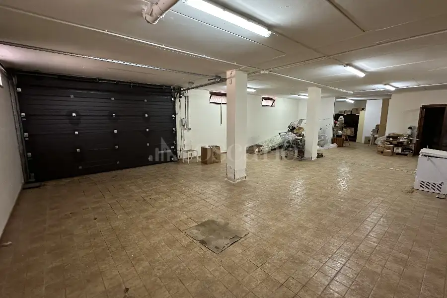 Casale in vendita di 747 mq a €790.000 (rif. 11/2026)