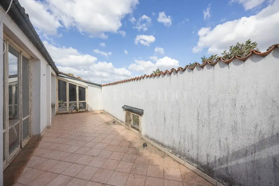 Villa in vendita di 2.660 mq a €950.000 (rif. 43/2025)