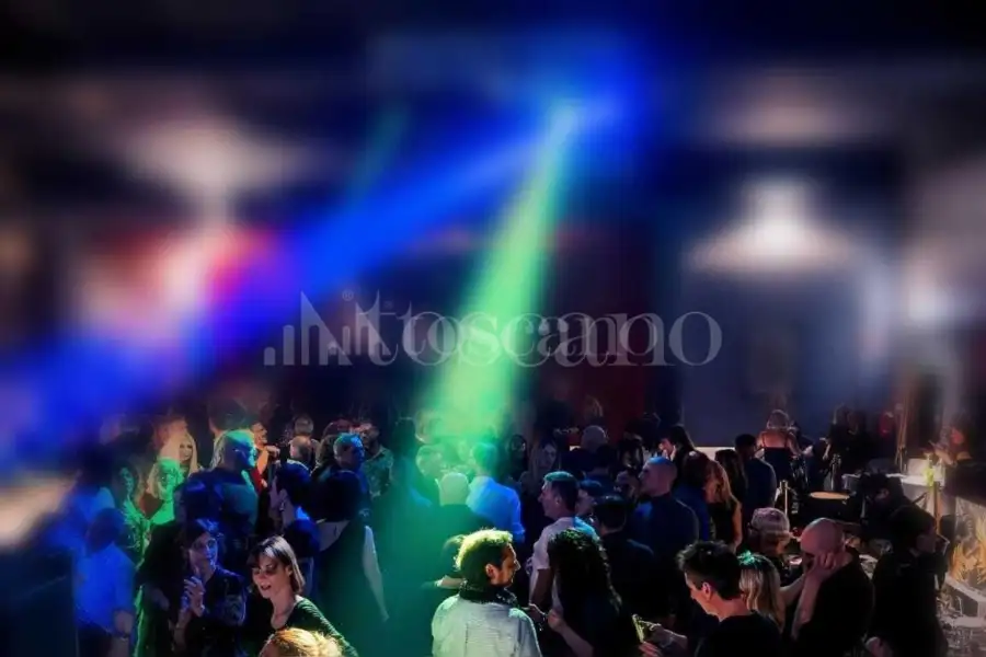 Attività Commerciale in vendita di 200 mq a €215,000 (rif. TS0056VE-1)