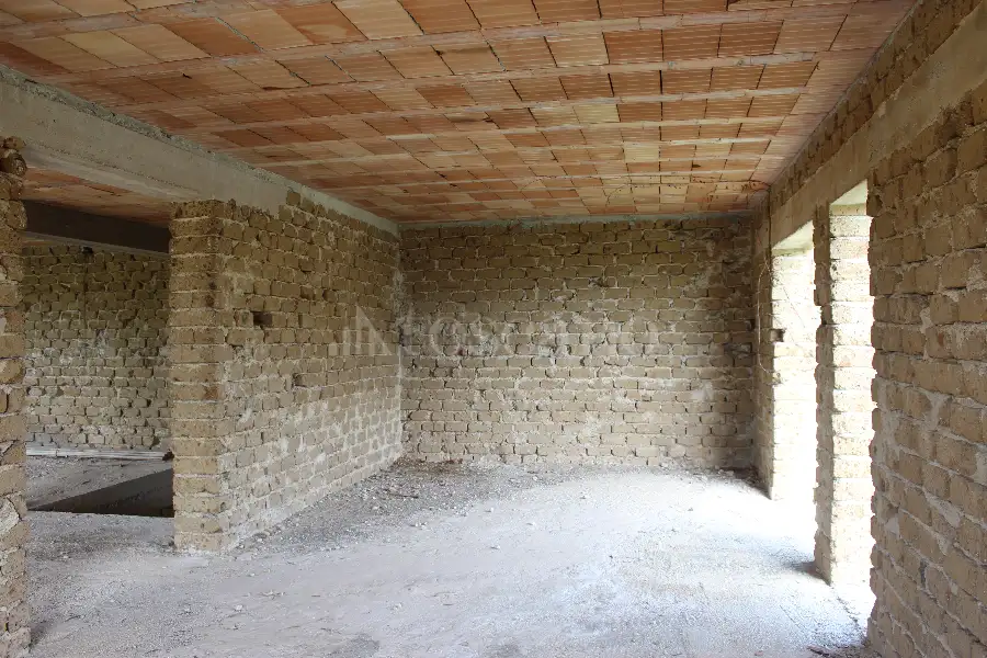 Rustico in vendita di 360 mq a €75.000 (rif. 12/2024)