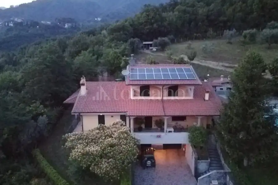 Villa in vendita di 300 mq a €825.000 (rif. 24/2025)