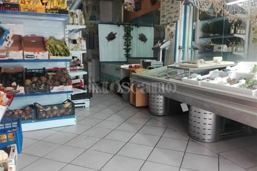 Negozio in affitto di 50 mq a €900 (rif. 13/2026)