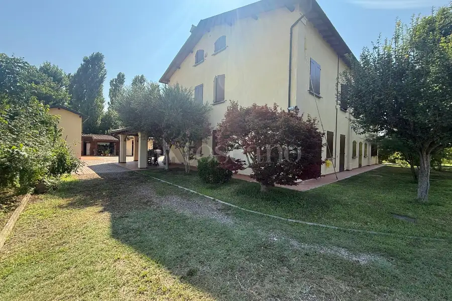 Casa Indipendente in vendita di 600 mq a €1.359.000 (rif. 49/2026)