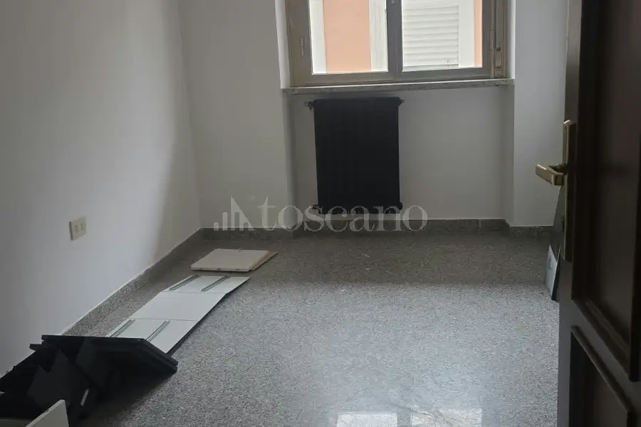 Ufficio in affitto di 127 mq a €650 (rif. 84/2026)