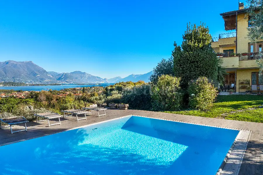 Villa in vendita di 583 mq a €2.950.000 (rif. 66/2025)