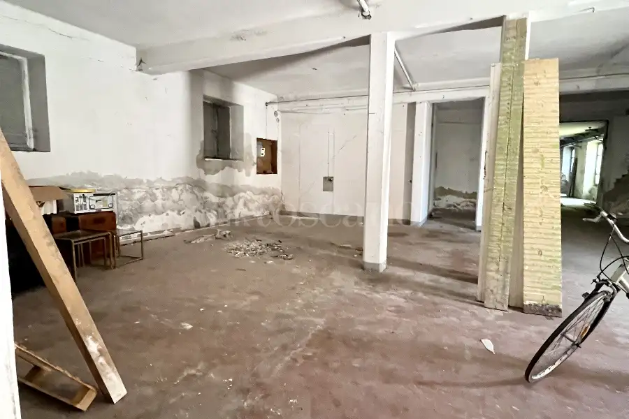 Magazzino in vendita di 410 mq a €129.000 (rif. 34/2025)