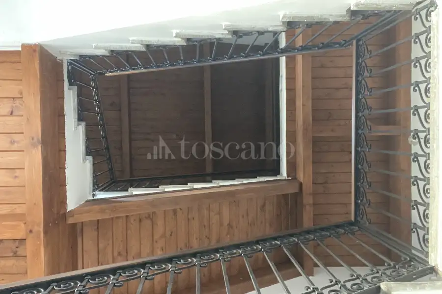 Palazzo in vendita di 350 mq a €685.000 (rif. 26/2024)
