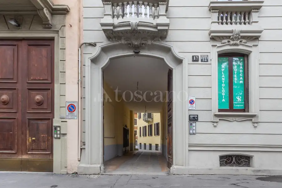 Casa in vendita di 360 mq a €2.050.000 (rif. 6/2026)