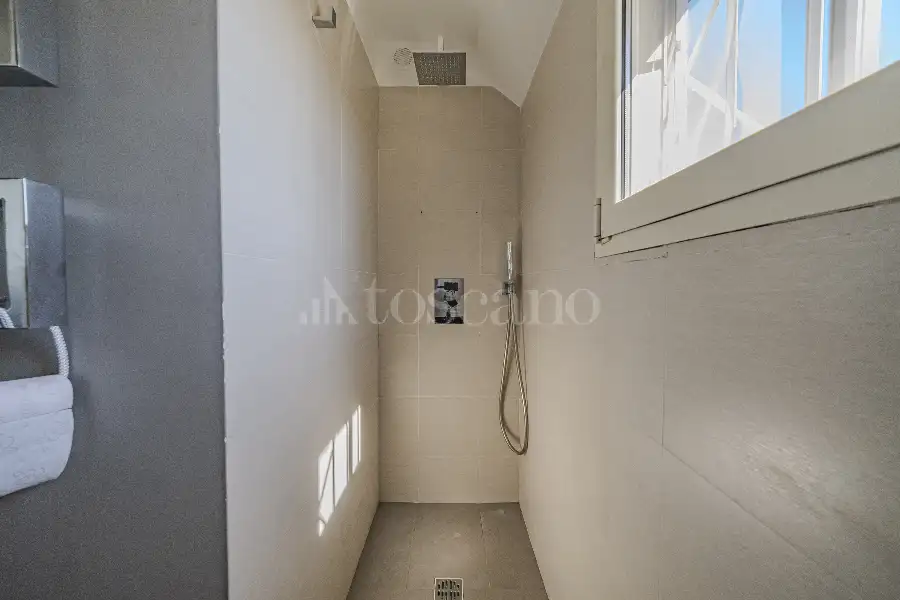 Attico in affitto di 82 mq a €1.900 (rif. 22/2026)