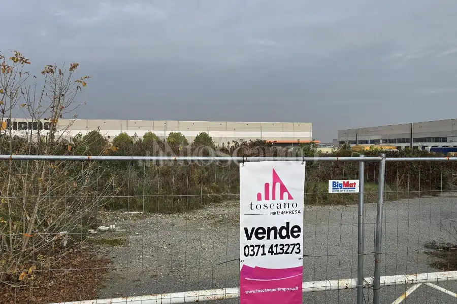 Terreno in vendita di 17000 mq a €1,350,000 (rif. TS0102VE)