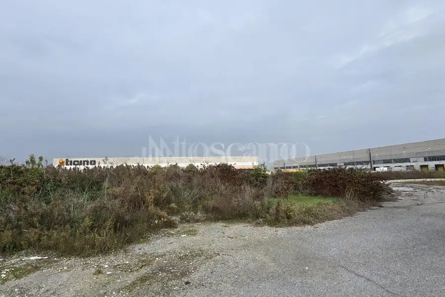 Terreno in vendita di 17000 mq a €1,350,000 (rif. TS0102VE)