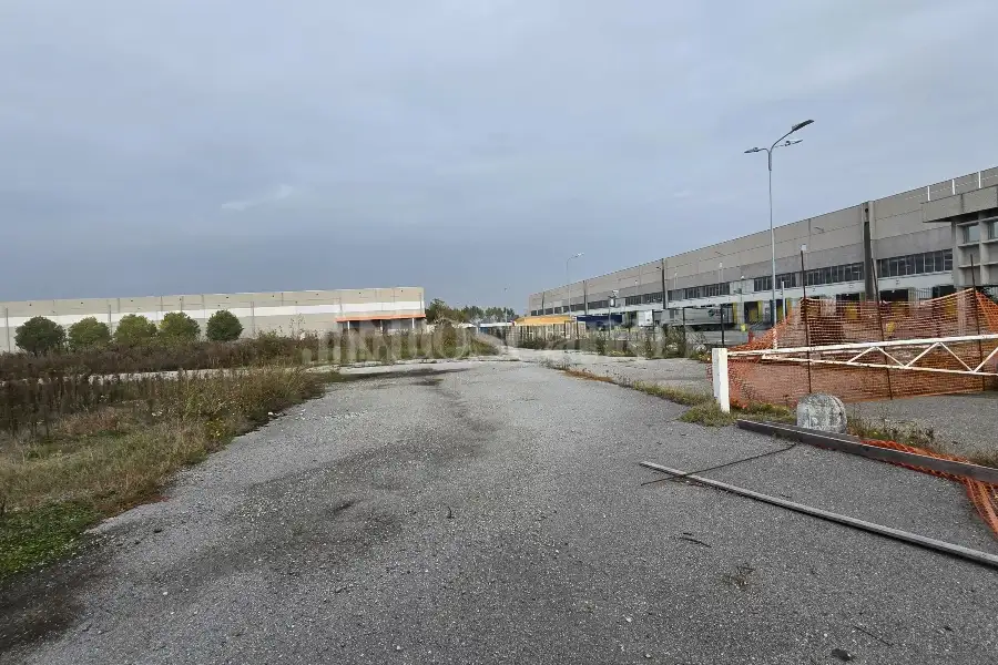 Terreno in vendita di 17000 mq a €1,350,000 (rif. TS0102VE)