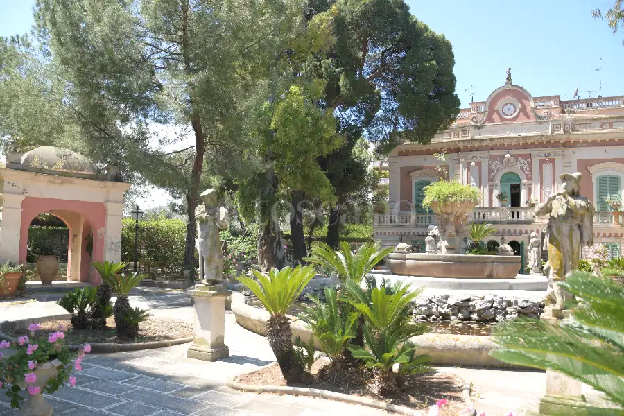 Villa in vendita di 603 mq a €1.770.000 (rif. 21/2023)