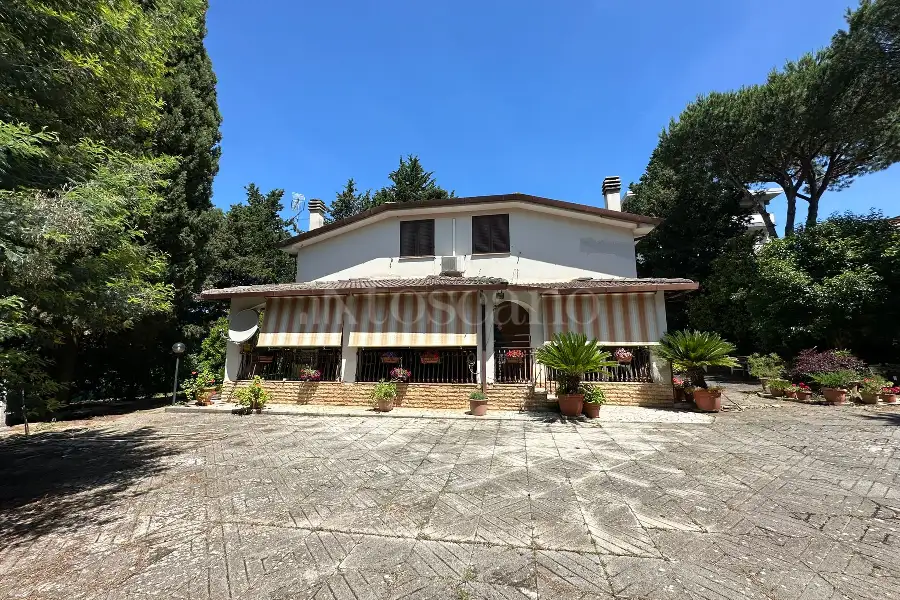 Villa in vendita di 260 mq a €849.000 (rif. 24/2025)
