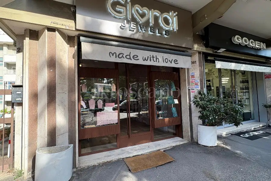 Negozio in vendita di 50 mq a €245.000 (rif. 36/2025)
