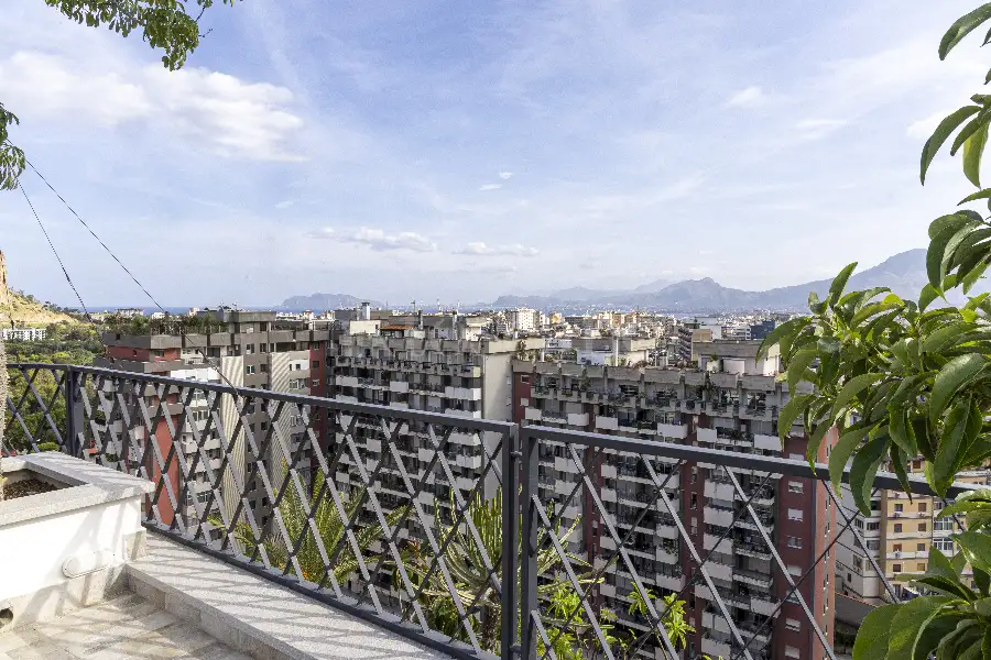 Attico in vendita di 281 mq a €1.100.000 (rif. 36/2026)