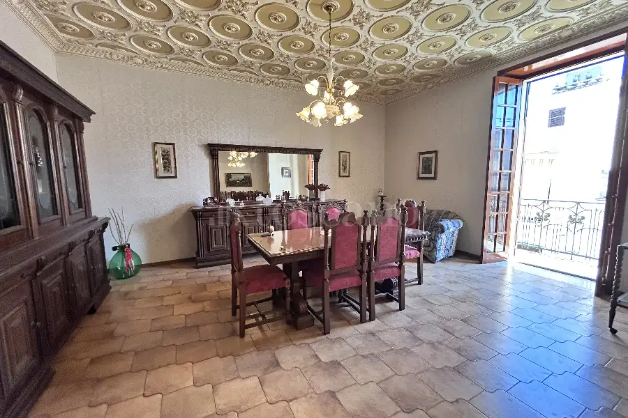 Palazzo in vendita di 436 mq a €720.000 (rif. 91/2025)